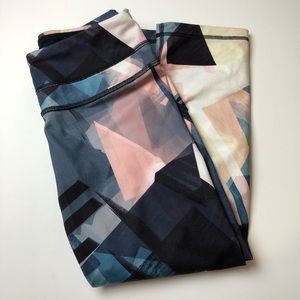 3/$25❗️ EUC Lucy Graphic Print Capri Legging Tight